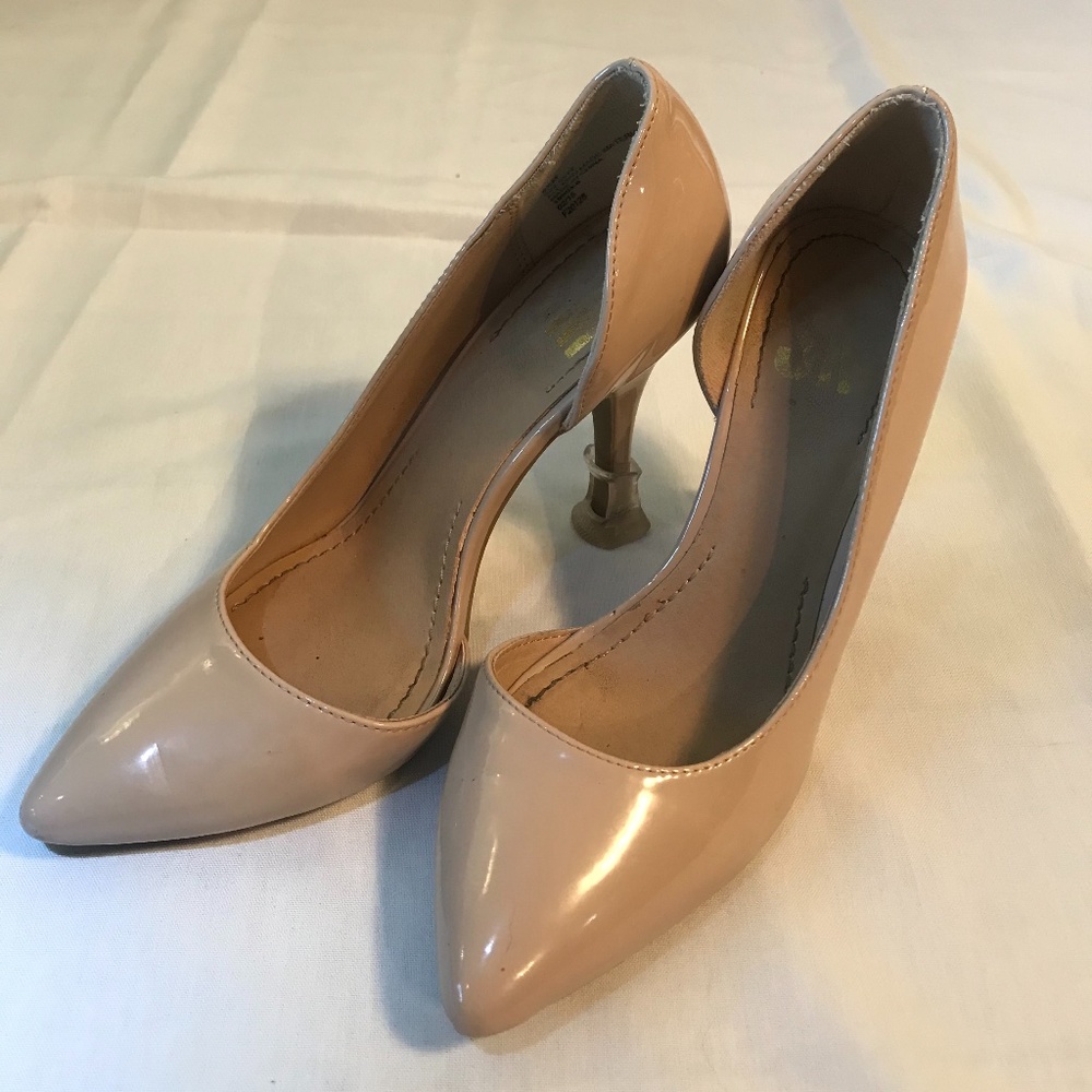 Steve Madden Nude Closed Toe Heels - 6.5